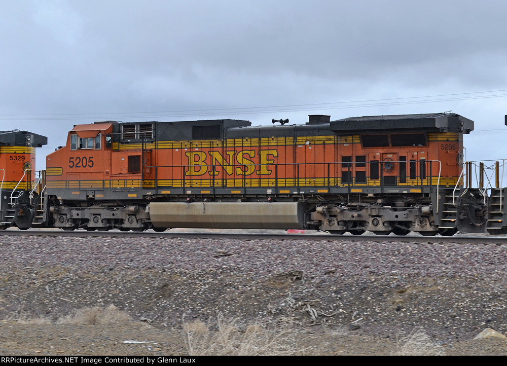 BNSF 5205